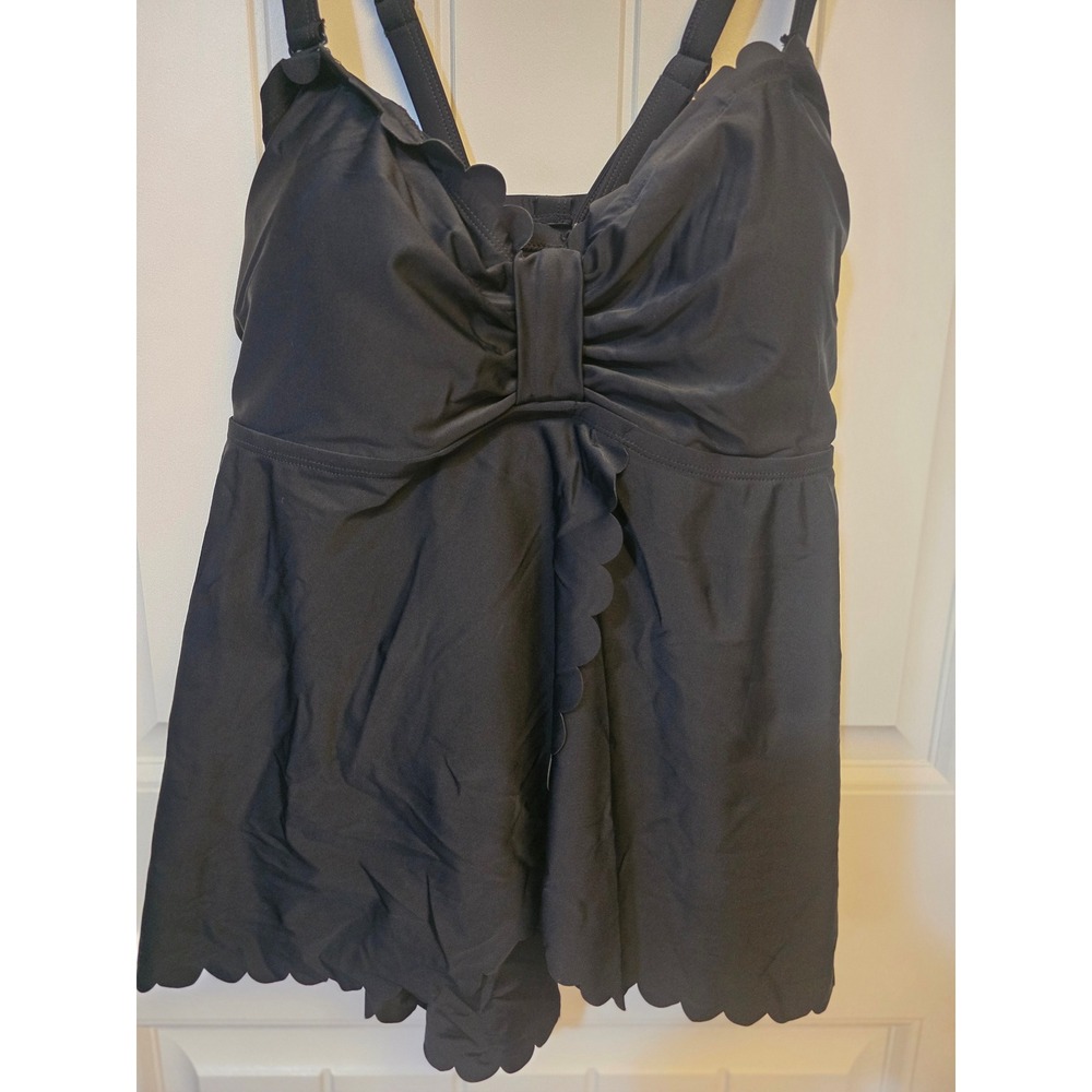NWT Torrid Black Scallop Flyaway Tankini Top Size 1 Wireless Swim Top Plus Size